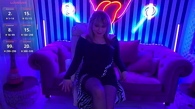 Snapshot of CandyLadyyy chatting on 04/19/26, 08:55 CandyLadyyy online show from 04/19/26, 08:55