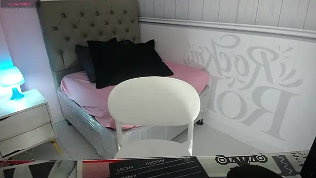 Tania Duque online show from 03/20/25, 01:26