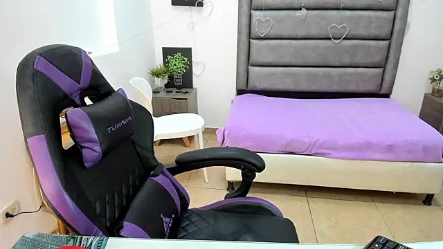 Tania Duque online show from 02/10/26, 02:10