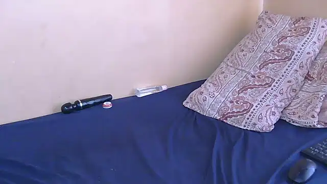 EbonyAlphaBitch online show from 10/04/25, 10:57