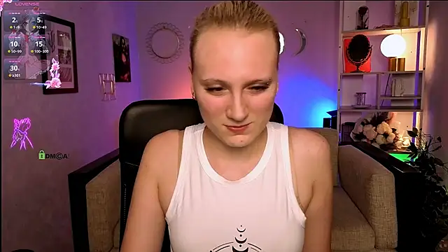 Snapshot of madam_uliis chatting on 06/27/26, 03:50 madam uliis online show from 06/27/26, 03:50