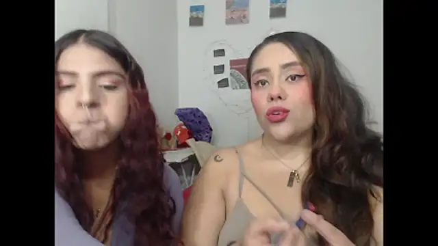 Snapshot of nicky_andcamil chatting on 11/21/25, 10:52 nicky andcamil online show from 11/21/25, 10:52