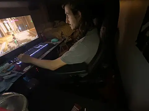 Snapshot of twink69Finger chatting on 11/03/25, 02:51 twink69Finger online show from 11/03/25, 02:51