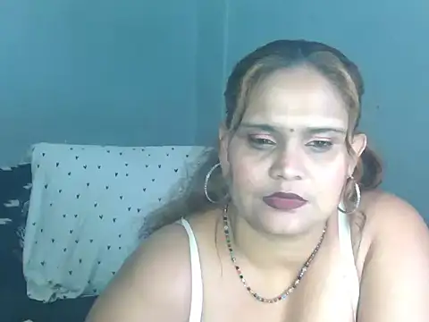 clover cams1874 online show from 11/25/25, 10:15