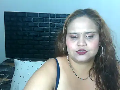 clover cams1874 online show from 11/28/25, 03:58