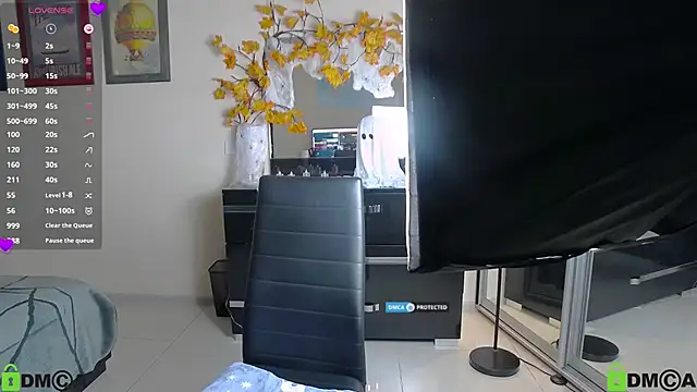 Snapshot of Lilysweet13 chatting on 10/29/25, 11:23 Lilysweet13 online show from 10/29/25, 11:23