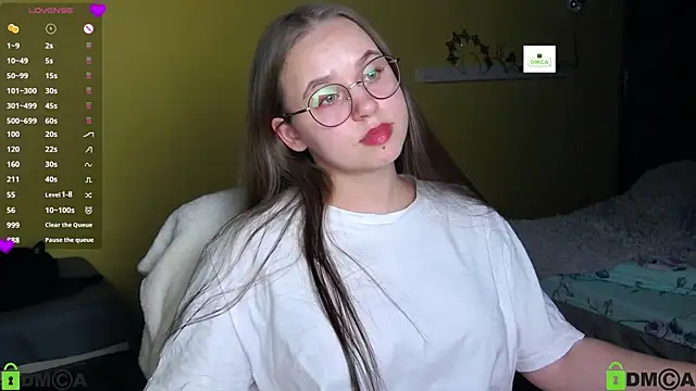 Snapshot of Lilysweet13 chatting on 11/06/25, 05:36 Lilysweet13 online show from 11/06/25, 05:36