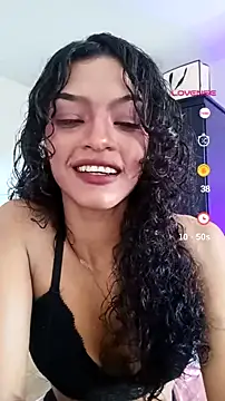 Snapshot of Aphrodite-777 chatting on 07/06/26, 07:27 Aphrodite-777 online show from 07/06/26, 07:27