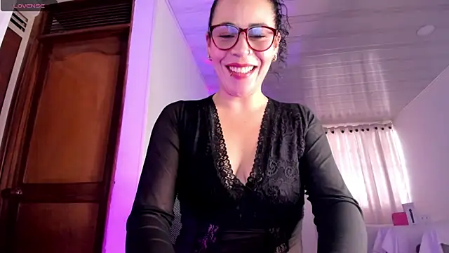 mia velvet1 online show from 05/14/26, 01:29