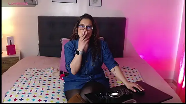 Snapshot of Rose_Thompson1 chatting on 02/28/26, 01:45 Rose Thompson1 online show from 02/28/26, 01:45