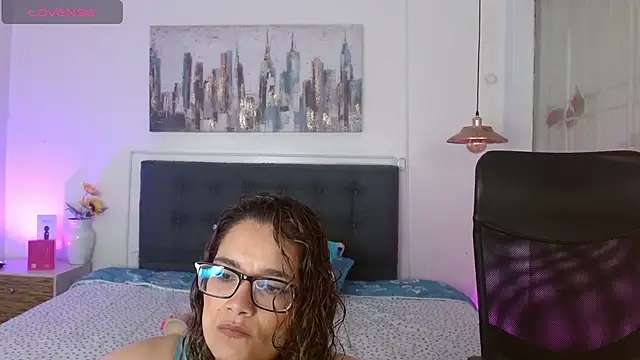 Snapshot of Rose_Thompson1 chatting on 05/09/26, 01:27 Rose Thompson1 online show from 05/09/26, 01:27