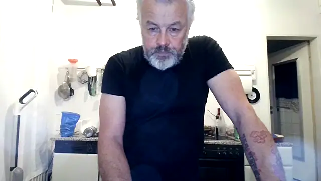 Snapshot of Berg_Boy chatting on 12/02/25, 10:16 Berg Boy online show from 12/02/25, 10:16