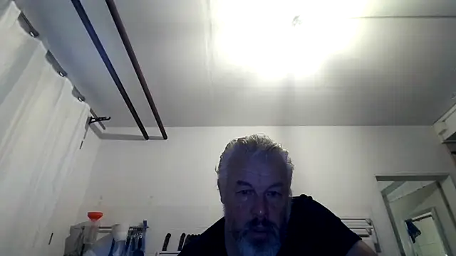 Snapshot of Berg_Boy chatting on 12/16/25, 05:12 Berg Boy online show from 12/16/25, 05:12