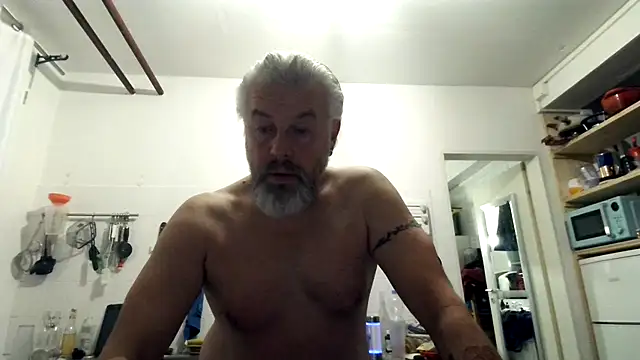 Snapshot of Berg_Boy chatting on 01/10/26, 06:37 Berg Boy online show from 01/10/26, 06:37