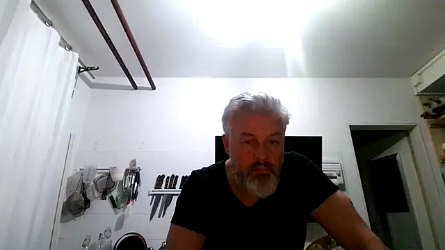 Snapshot of Berg_Boy chatting on 02/14/26, 08:38 Berg Boy online show from 02/14/26, 08:38