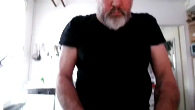 Snapshot of Berg_Boy chatting on 02/22/26, 04:16 Berg Boy online show from 02/22/26, 04:16