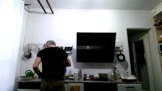 Snapshot of Berg_Boy chatting on 02/24/26, 06:55 Berg Boy online show from 02/24/26, 06:55