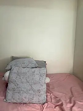 Ivelleee  online show from 11/14/25, 09:35