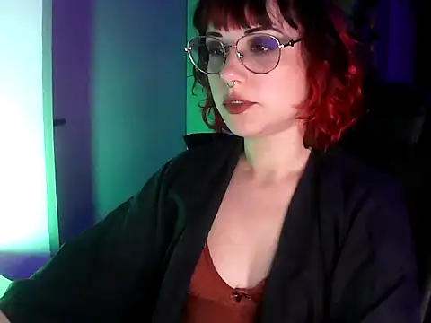 Snapshot of Acid_Girl_Ofc chatting on 10/24/25, 03:03 Acid Girl Ofc online show from 10/24/25, 03:03