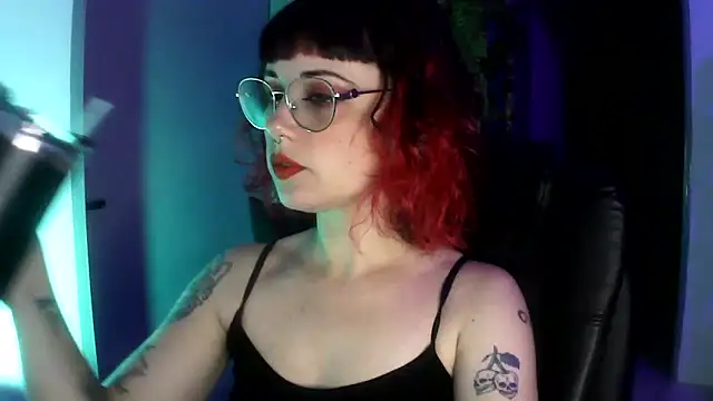 Snapshot of Acid_Girl_Ofc chatting on 11/13/25, 03:38 Acid Girl Ofc online show from 11/13/25, 03:38