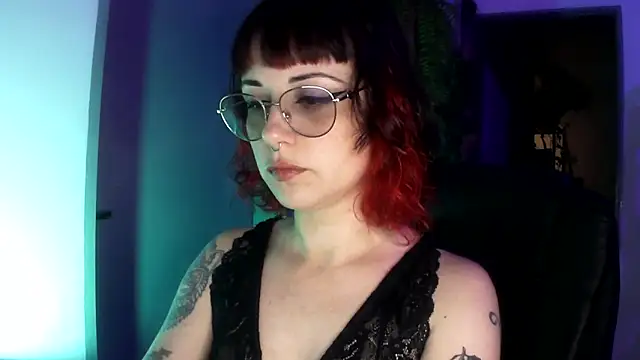 Snapshot of Acid_Girl_Ofc chatting on 11/26/25, 04:46 Acid Girl Ofc online show from 11/26/25, 04:46