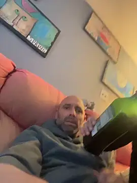 Snapshot of tttttyta chatting on 11/14/25, 07:23 tttttyta online show from 11/14/25, 07:23