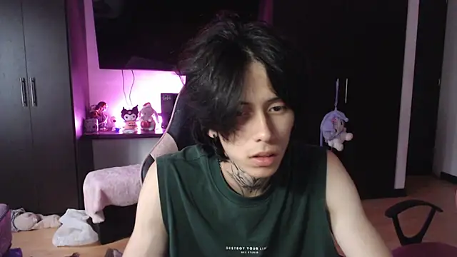 Snapshot of xIce_Boy chatting on 12/14/25, 10:25 xIce Boy online show from 12/14/25, 10:25