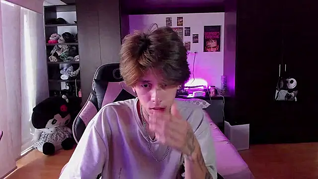 Snapshot of xIce_Boy chatting on 03/04/26, 02:01 xIce Boy online show from 03/04/26, 02:01