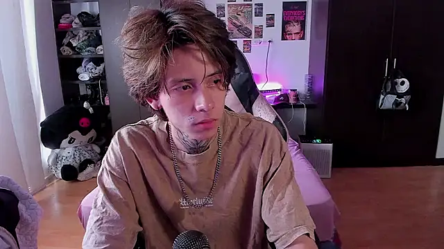 Snapshot of xIce_Boy chatting on 03/07/26, 02:47 xIce Boy online show from 03/07/26, 02:47