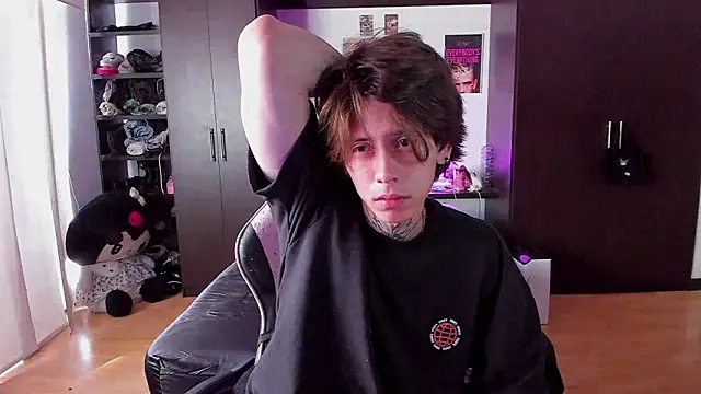 Snapshot of xIce_Boy chatting on 03/09/26, 02:43 xIce Boy online show from 03/09/26, 02:43