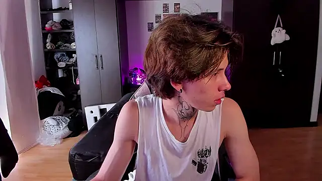 Snapshot of xIce_Boy chatting on 03/11/26, 03:51 xIce Boy online show from 03/11/26, 03:51