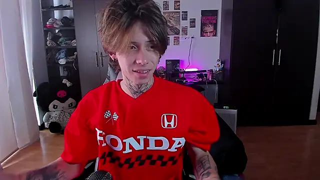 Snapshot of xIce_Boy chatting on 03/16/26, 01:48 xIce Boy online show from 03/16/26, 01:48