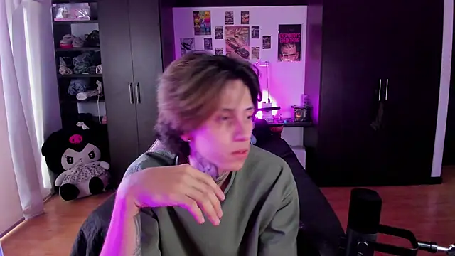 Snapshot of xIce_Boy chatting on 04/02/26, 10:29 xIce Boy online show from 04/02/26, 10:29