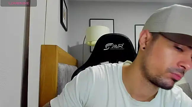 Snapshot of Dante_Storm chatting on 03/17/25, 11:00 Dante Storm online show from 03/17/25, 11:00