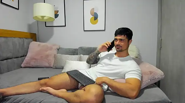 Snapshot of Dante_Storm chatting on 03/21/25, 02:40 Dante Storm online show from 03/21/25, 02:40