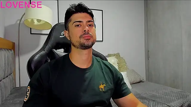 Snapshot of Dante_Storm chatting on 10/03/25, 03:36 Dante Storm online show from 10/03/25, 03:36