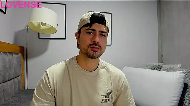 Snapshot of Dante_Storm chatting on 10/09/25, 06:44 Dante Storm online show from 10/09/25, 06:44