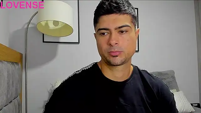 Snapshot of Dante_Storm chatting on 10/14/25, 09:54 Dante Storm online show from 10/14/25, 09:54