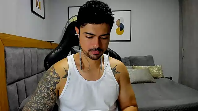 Snapshot of Dante_Storm chatting on 10/23/25, 04:50 Dante Storm online show from 10/23/25, 04:50