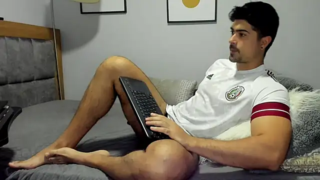 Snapshot of Dante_Storm chatting on 10/27/25, 10:47 Dante Storm online show from 10/27/25, 10:47