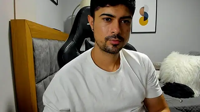 Snapshot of Dante_Storm chatting on 10/30/25, 06:04 Dante Storm online show from 10/30/25, 06:04