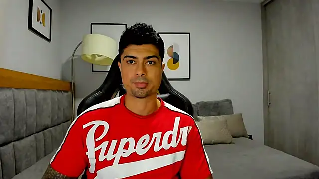 Snapshot of Dante_Storm chatting on 10/31/25, 01:39 Dante Storm online show from 10/31/25, 01:39