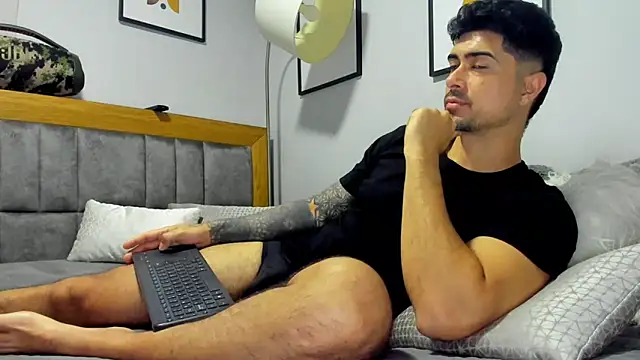 Snapshot of Dante_Storm chatting on 11/13/25, 03:22 Dante Storm online show from 11/13/25, 03:22