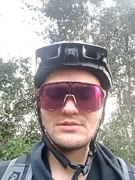 Snapshot of JuanMaty chatting on 11/08/25, 10:19 JuanMaty online show from 11/08/25, 10:19