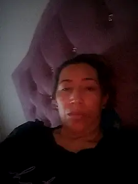 Snapshot of melany-92xxx chatting on 11/30/25, 10:03 melany-92xxx online show from 11/30/25, 10:03