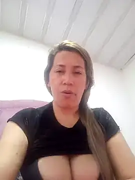 Snapshot of melany-92xxx chatting on 12/01/25, 11:54 melany-92xxx online show from 12/01/25, 11:54