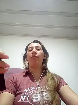 Snapshot of melany-92xxx chatting on 04/04/26, 03:49 melany-92xxx online show from 04/04/26, 03:49