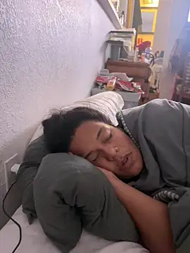 Snapshot of Foxdaguy chatting on 11/10/25, 02:43 Foxdaguy online show from 11/10/25, 02:43