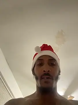 Snapshot of Foxdaguy chatting on 12/20/25, 07:37 Foxdaguy online show from 12/20/25, 07:37