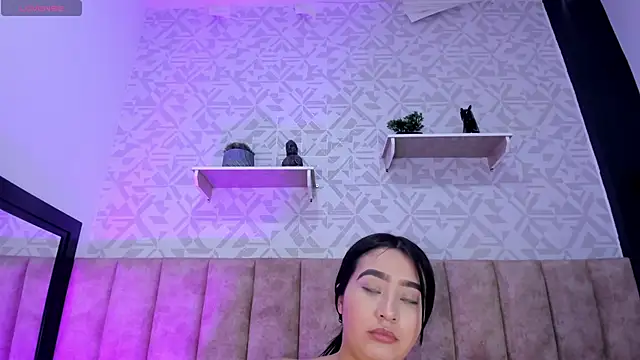 MelinaCruz online show from 10/16/25, 04:46